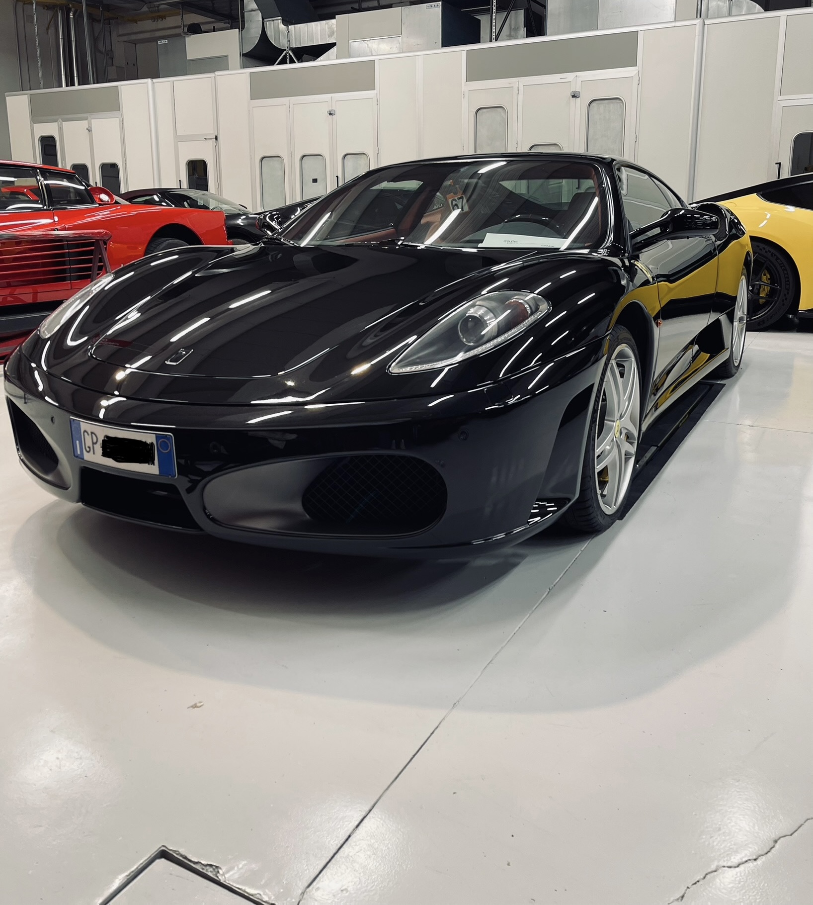 Car Wrapping e detailing professionale supercar a Parma via Marco Emilio Lepido.
